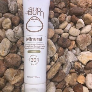 Sun Bum vegan spf 30 tinted sunscreen face lotion